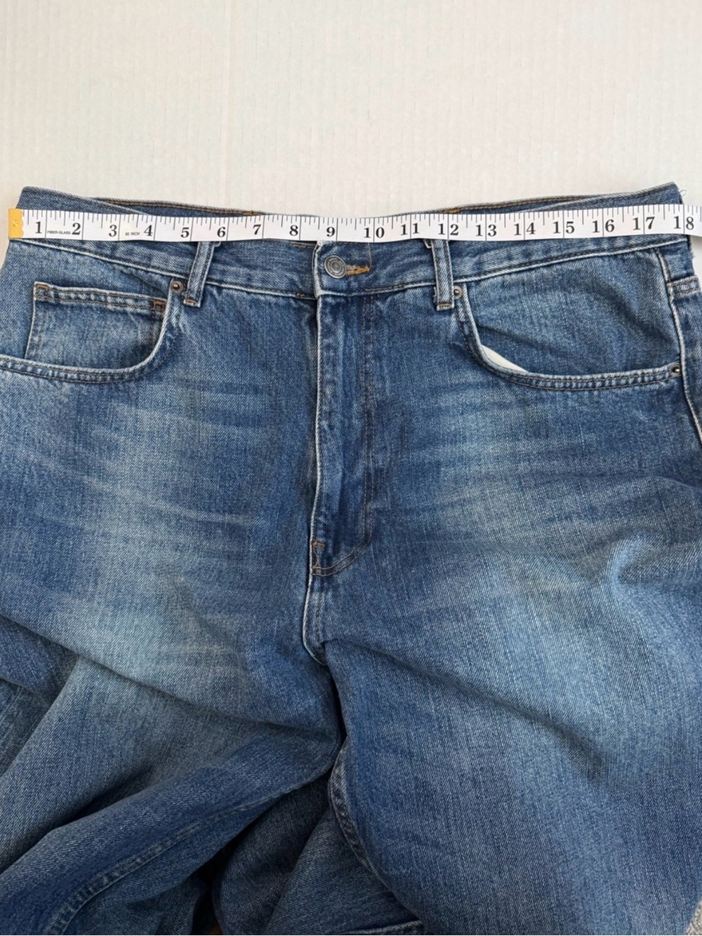 Zara High Rise Straight Leg Jeans Size 12 Medium Blue Wash -EUC - Picture 7 of 9